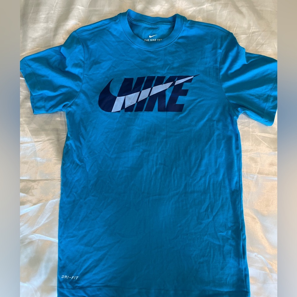 Nike Men's Small Blue Graphic Tee
